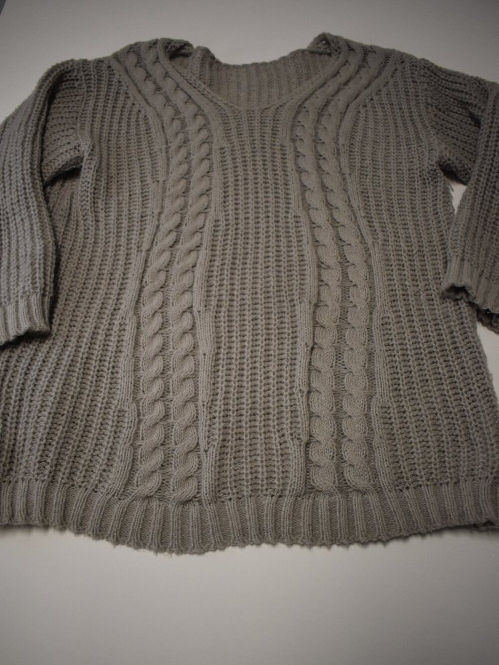 Women’s 1XL Gray Cable Knit Sweater Oversized Chunky Pullover Cozy Long Sleeve